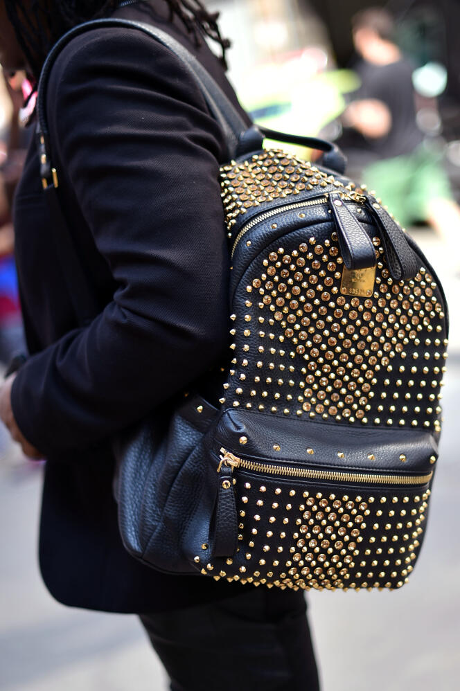 Le sac à dos à une seule bretelle, pendant la Fashion Week de New York, le 8 septembre 2016.