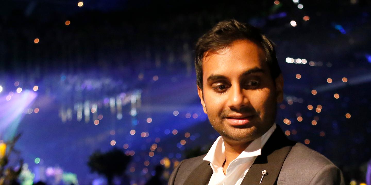 Télécharger gratuitement Images L Humoriste Aziz Ansari Fait Son Autocritique Sur Scene le plus cool par
