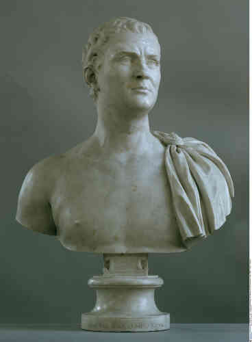 Avec ce portrait du collectionneur, Philipp von Stosch, en toge, à la romaine, Bouchardon lancera, au XVIIIe siècle, la mode des bustes à l’antique.