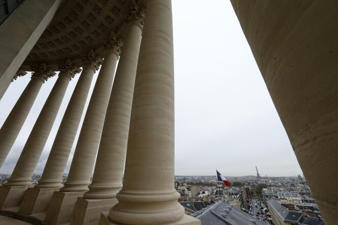 Les colonnes du Panthéon à Paris.