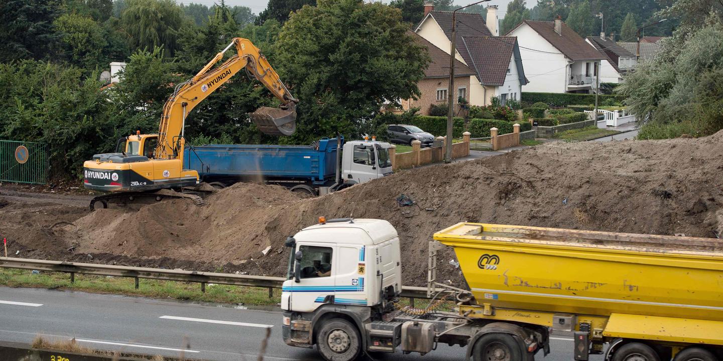La construction du mur de Calais a débuté