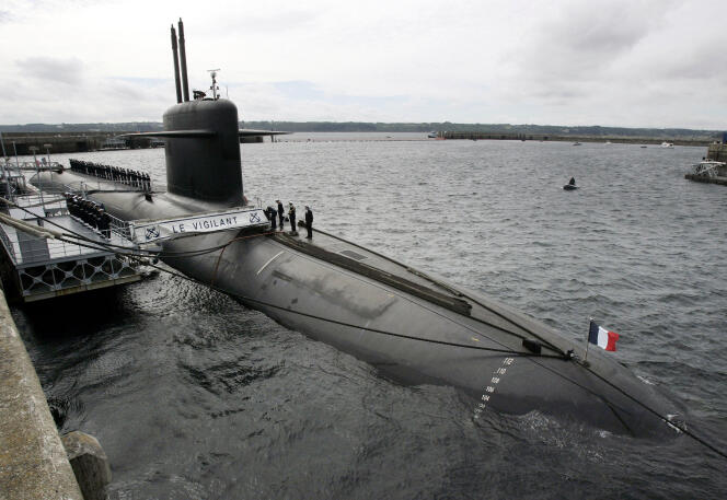 Le sous-marin nucléaire lanceur d’engins (SNLE) « Le Vigilant », à l'île Longue, près de Brest, en juillet 2007.