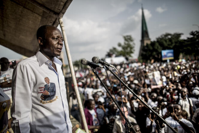Jean-Marie Michel Mokoko, lors d’un meeting, le 18 mars 2016 à Brazzaville, deux jours avant la présidentielle.