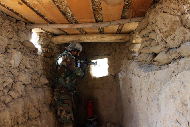 Un soldat afghan lors d’une opération anti-talibans près de Kunduz, le 27 septembre.
