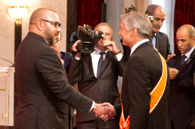 Le roi du Maroc, Mohammed VI, et le président de Boeing Commercial Airplanes, le 27 septembre, lors de la signature de l’accord entre le royaume chérifien et l’avionneur américain.
