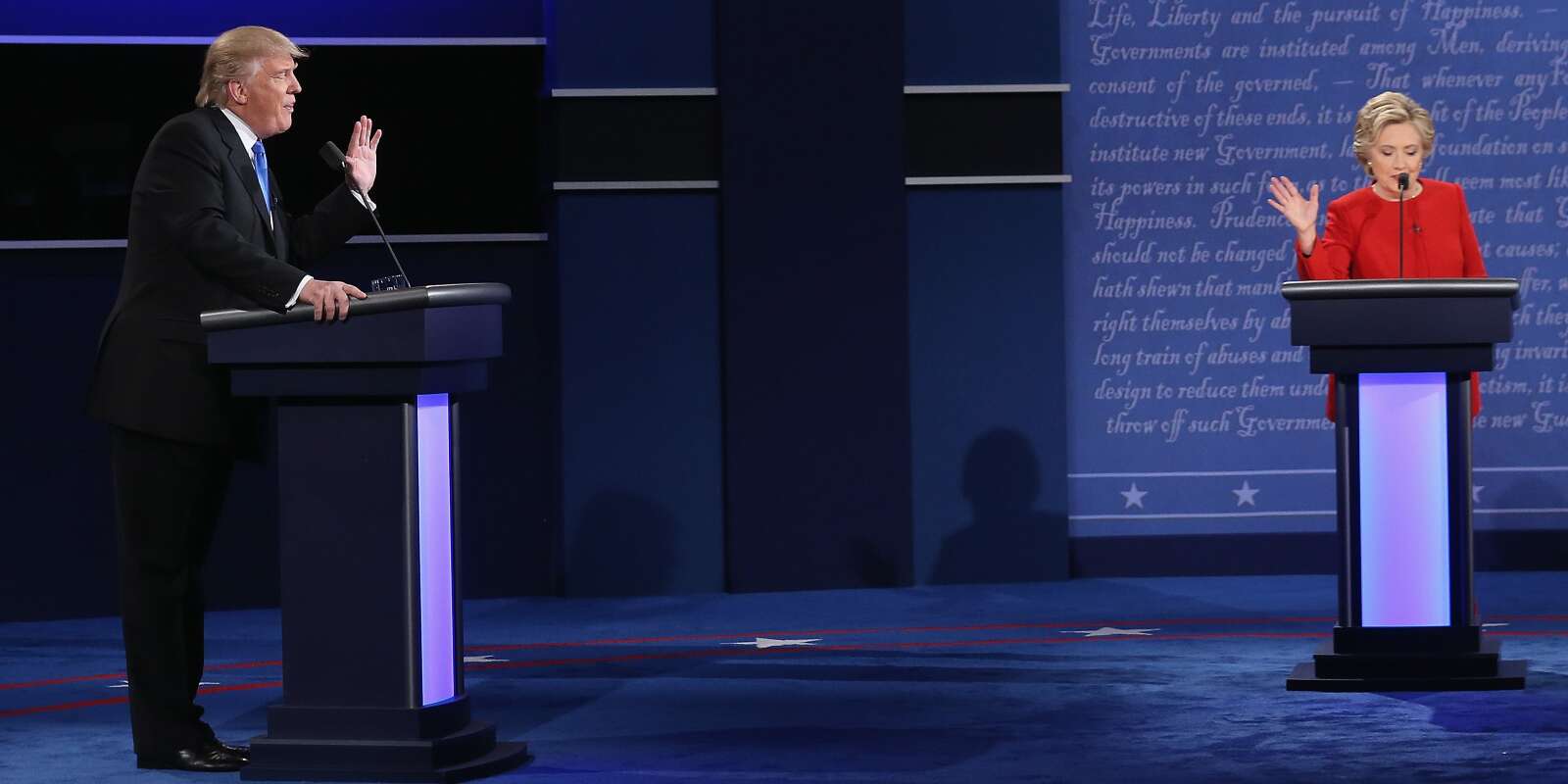 Hillary Clinton (à droite) et Donald Trump lors du premier débat présidentiel.