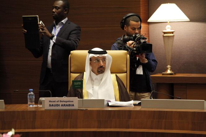 Le ministre saoudien du pétrole, Khalid Al-Falih, lors de la réunion de l’OPEP à Alger, le 28 septembre.