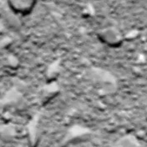 Cette photo floue prise à 51 mètres du sol est normalement la dernière image de la comète 67P/Tchourioumov-Guérassimenko, surnommée « Tchouri », envoyée par la sonde Rosetta avant d’en percuter la surface.