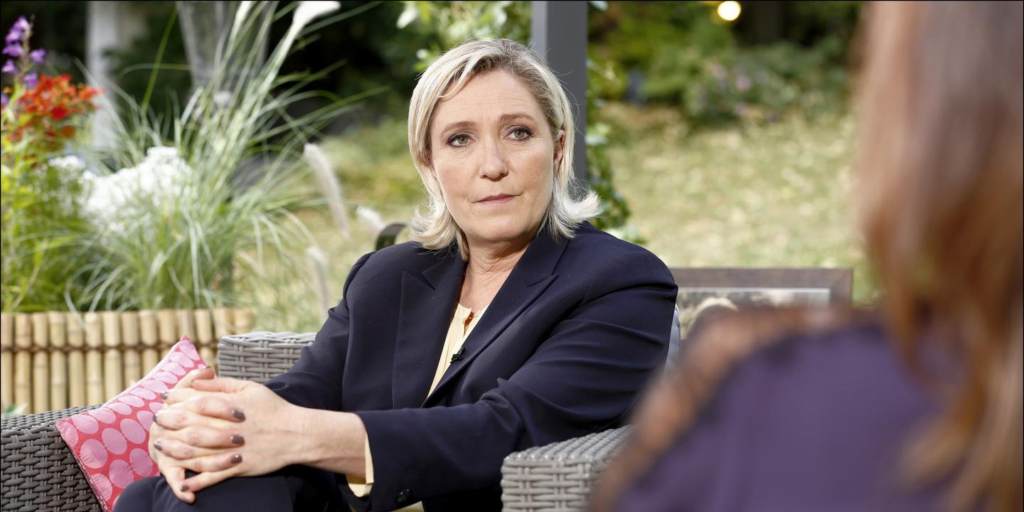 Marine Le Pen Ils Sont Là Dans Nos Campagnes Marine Le Pen profite à plein de la « pipolisation » de la campagne