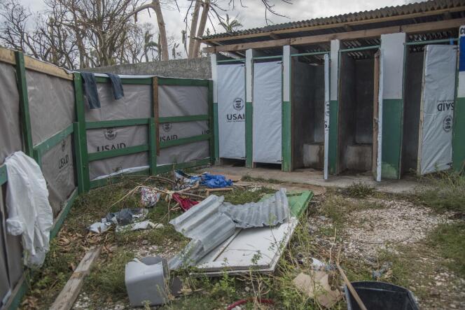 Les latrines au centre de traitement du choléra de l'hôpital Saint-Antoine.