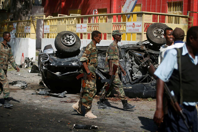 A Mogadiscio, après une attentat du groupe islamiste Al-Chabab contre un restaurant de la capitale somalienne, le 1er octobre 2016.