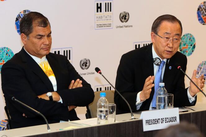 Le président de l’Equateur, Rafael Correa, et le secrétaire général de l’ONU, Ban Ki-moon, le 17 octobre, à la conférence Habitat III pour un développement urbain durable organisée à Quito jusqu’au 20 octobre.