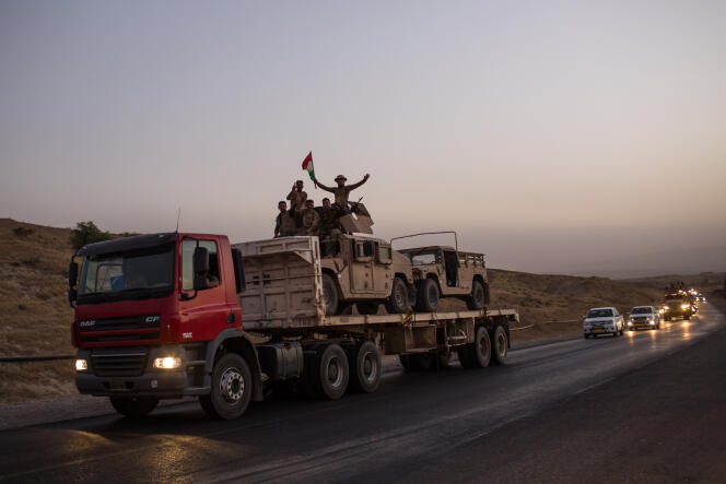 Convoi de peshmergas en direction de Khazir, base d'où partiront des opérations pour l'offensive de Mossul.