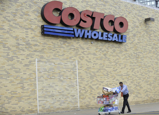 Devant un magasin Costco, en Virginie, Etats-Unis, en 2011.