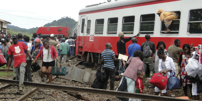 Le déraillement du train s’est produit vendredi 21 octobre à la mi-journée, près de la gare d’Eseka, à environ 120 km à l’ouest de Yaoundé.