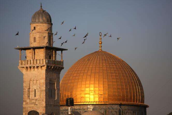 Le dôme du Rocher le 14 octobre, ou Qubbat As-Sakhrah en arabe, se trouve sur le site religieux connu comme celui de l’esplanade des Mosquées pour les musulmans et du mont du Temple pour les juifs, dans la vieille ville de Jérusalem.