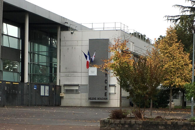L’entrée du lycée Hélène Boucher à Tremblay en France.