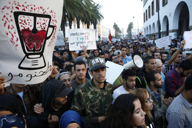 Lors d’une manifestation dimanche à Rabat.