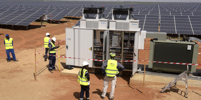 Inauguration de la centrale solaire de Bokhol, au Sénégal, le 22 octobre 2016.