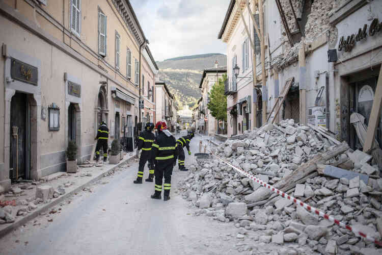 Le centre ville est vidé de ses habitants, déjà évacués lors des précédents tremblements de terre en début de semaine.