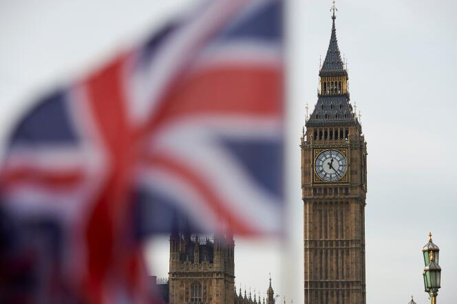 Le drapeau du Royaume Uni  devant Big Ben à Londres le 3 novembre 2016.
