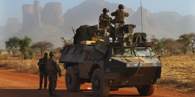 Soldats français au nord de Douentza, dans le centre-est du Mali, en février 2013.