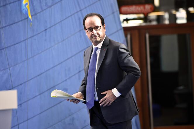 Francois Hollande lors des Assises de l'economie de la mer, à La Rochelle, le 8 novembre 2016.