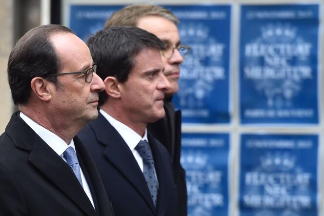François Hollande et Manuel Valls, lors de l’hommage aux victimes des attentats, le 13 novembre 2016, à Paris.