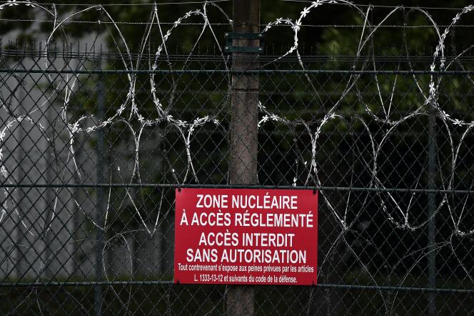 Une partie de la clôture de la centrale nucléaire de Fessenheim, le 23 mai.