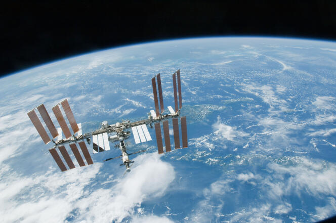 La Station spatiale internationale vue depuis la navette « Endeavour » le 19 février 2010.