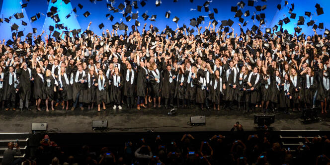 Cérémonie de remise des diplômes à Audencia Business School, à Nantes.