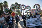 Quelque 3 000 manifestants participent à la Marche mondiale pour le climat, dans les rues de Marrakech, le 13 novembre. Cette initiative a été annulée en France l’année dernière en raison de l’état d’urgence au lendemain des attentats de Paris.