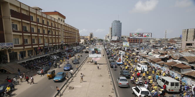 Une avenue de Cotonou, au Bénin.