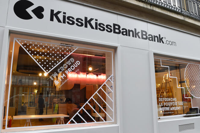 Façade de KissKissBankBank à Paris.