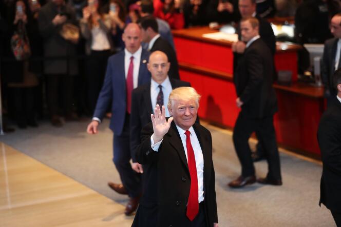 Donald Trump à son arrivée dans les locaux du « New York Times », le 22 novembre.