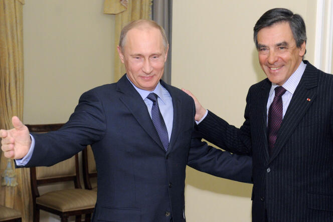 Pour le politologue Cyrille Bret, la russophilie de François Fillon – « farouchement gaullien » – « lui confère l’image d’un homme fort, par contagion d’images entre lui et Vladimir Poutine ». Ici les deux hommes en mars 2013 à Moscou.