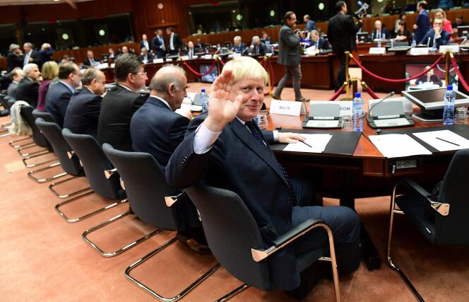 Le minstre des affaires étrangères britannique Boris Johnson lors d’une réunion du Conseil européen à Bruxelles le 14 novembre.
