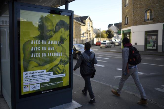 Une des affiches incriminées appartenant à la campagne du ministère de la santé, à Rennes le 22 novembre.