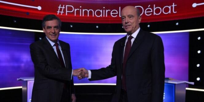 François Fillon (à gauche) et Alain Juppé, lors du débat du second tour de la primaire de la droite et du centre, jeudi 24 novembre.