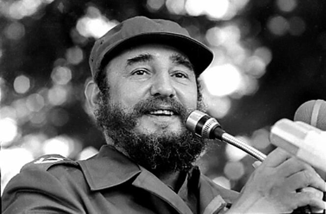 En mars 1984, Fidel Castro est en visite à Lunada.