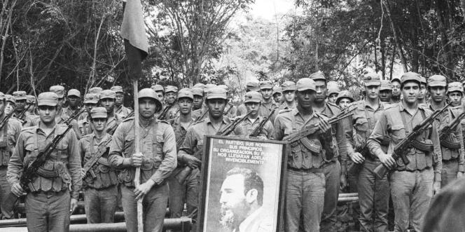 Soldats cubains  en mission en Angola en janvier 1976.