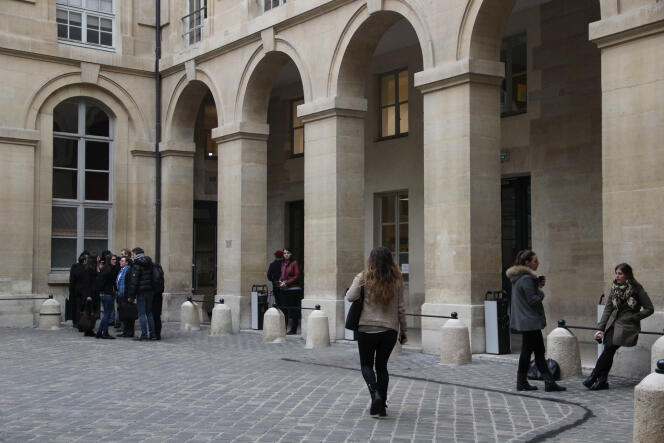 A l’université Paris I - Panthéon-Sorbonne.