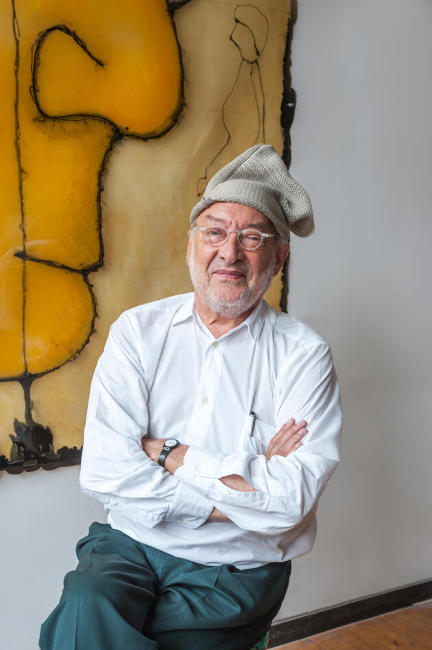 Gaetano Pesce, avec son bonnet Yohji Yamamoto, dans son studio de SoHo à New York, en 2014.