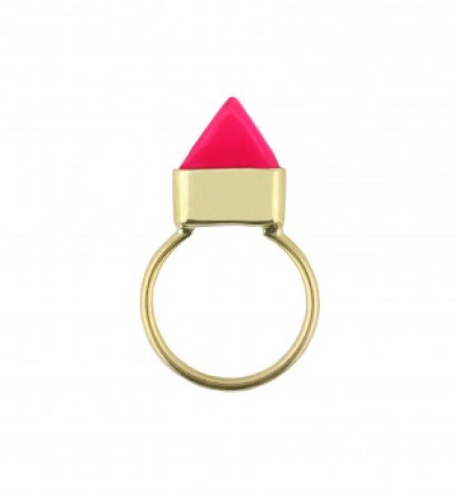 Bague « The Amulet » de la collection de bijoux Neon Pink par Ziko Afrika.