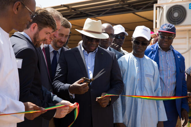 Le président sénégalais Macky Sall à l’inauguration de la centrale Senergy 2 à Bokhol le 22 octobre 2016.