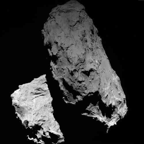 Le 30 septembre, la sonde européenne Rosetta s’est écrasée volontairement sur la comète 67P/Tchourioumov-Guérassimenko, achevant une mission de plus de deux ans d’orbite autour de ce corps. La moisson scientifique est déjà riche sur la nature et le comportement de cette comète, et ce n’est qu’un début, tant les chercheurs ont accumulé d’informations en ­attente d’analyse.