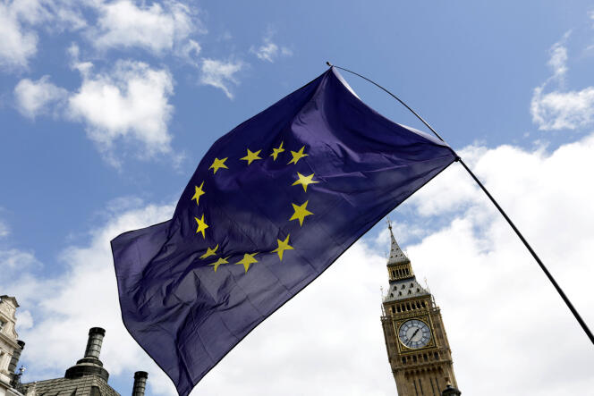 Le drapeau européen flottant au dessus de Big Ben.