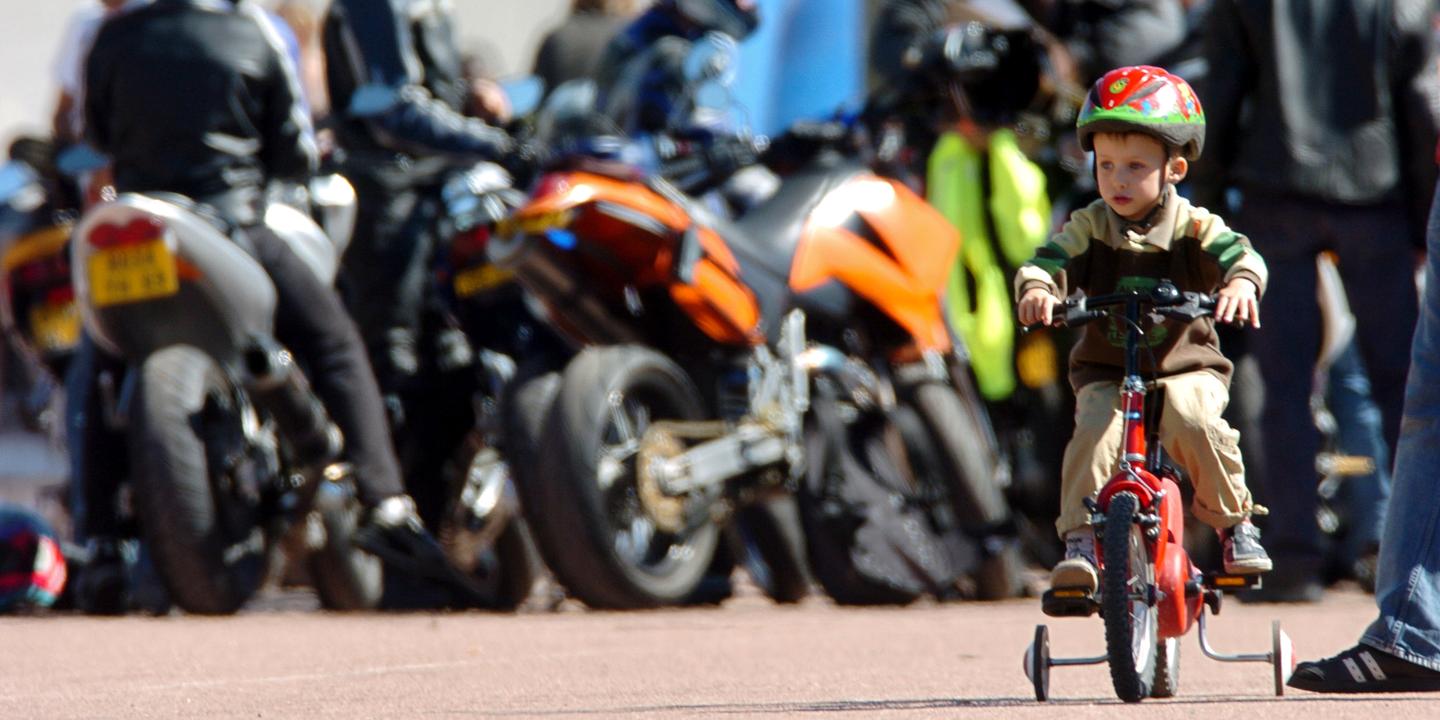 Le Casque De Velo Sera Obligatoire Pour Les Enfants De Moins De 12 Ans A Partir De Mars 2017