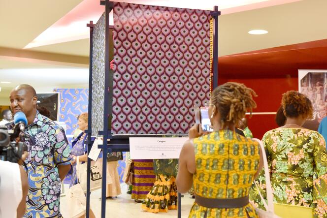 Exposition de la marque Vlisco à Abidjan, en Côte d’Ivoire, le 26 novembre 2016.