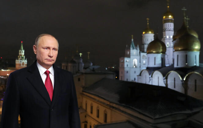 Depuis le Kremlin, le président Vladimir Poutine adresse ses vœux à la nation russe, le 31 décembre.